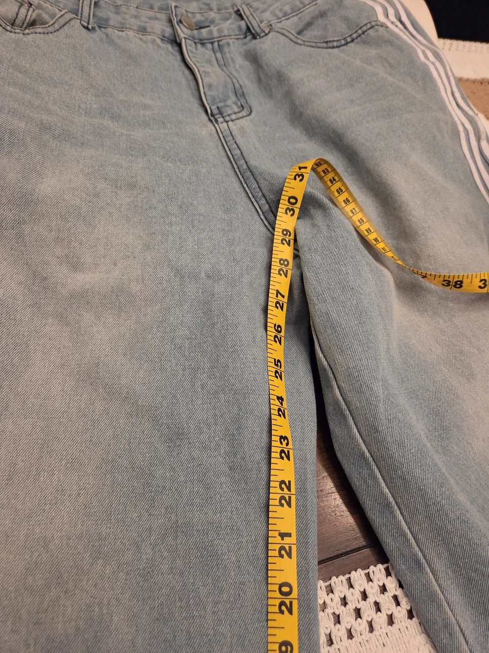 Y2K Light Wash Wide Leg Jeans with Triple Side Stripe – Unbranded – Size 32